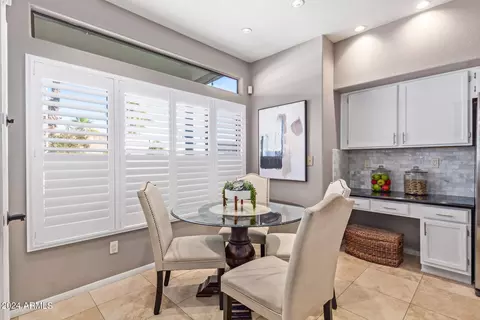 Dining - 4376 E Coolbrook Ave, Phoenix, AZ 85032 photo 4 of 4