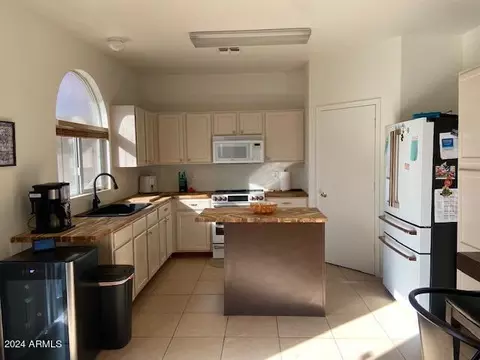 1209 E Graham Trl, Phoenix, AZ 85040 photo 2