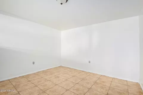 2114 N 40th Dr, Phoenix, AZ 85009 photo 13