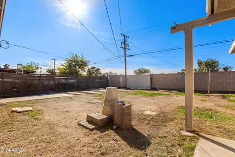 2114 N 40th Dr, Phoenix, AZ 85009 photo 5