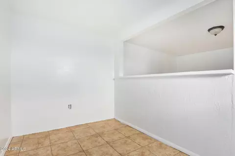 2114 N 40th Dr, Phoenix, AZ 85009 photo 12