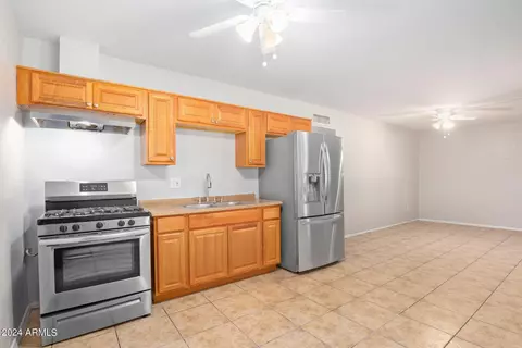 2114 N 40th Dr, Phoenix, AZ 85009 photo 7