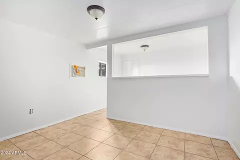 2114 N 40th Dr, Phoenix, AZ 85009 photo 18