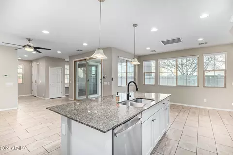 Kitchen - 3750 E Robert St, Gilbert, AZ 85295 photo 5 of 7