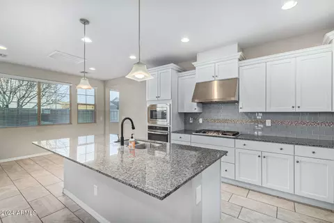 Kitchen - 3750 E Robert St, Gilbert, AZ 85295 photo 6 of 7