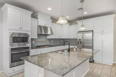 Kitchen - 3750 E Robert St, Gilbert, AZ 85295 photo 3 of 7