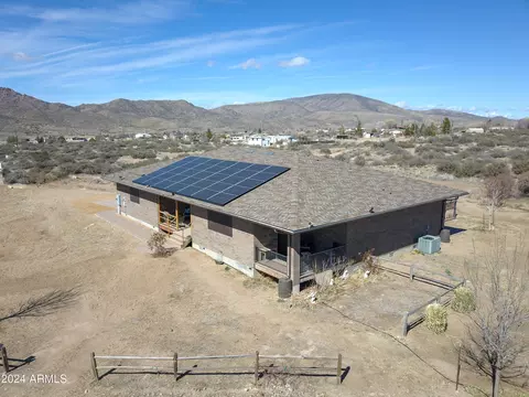 6951 S Musgrove Rd, Skull Valley, AZ 86338