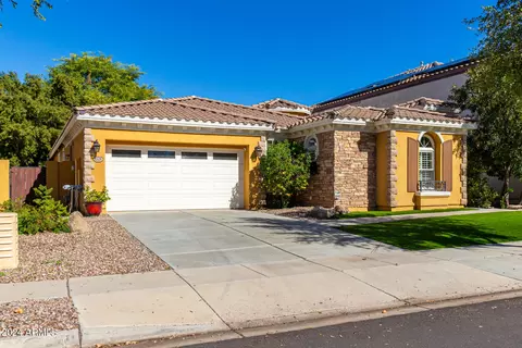 4526 E Bonanza Rd, Gilbert, AZ 85297 photo 2