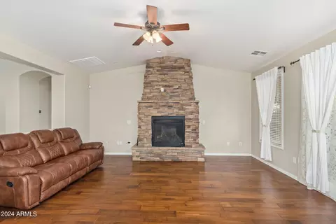 4526 E Bonanza Rd, Gilbert, AZ 85297 photo 8