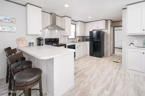 219 S Piedra Negra Dr, Queen Valley, AZ 85118