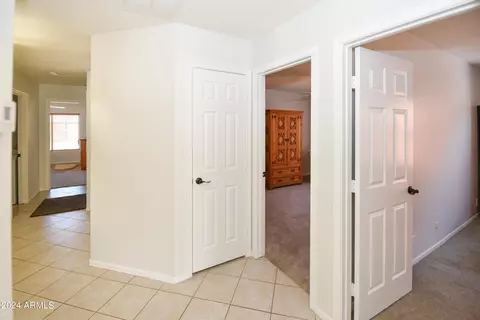 913 E Gary Ln, Phoenix, AZ 85042 photo 33