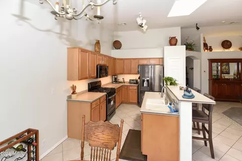 913 E Gary Ln, Phoenix, AZ 85042 photo 11