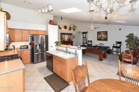 913 E Gary Ln, Phoenix, AZ 85042 photo 12