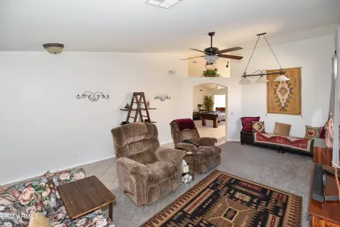 913 E Gary Ln, Phoenix, AZ 85042 photo 7