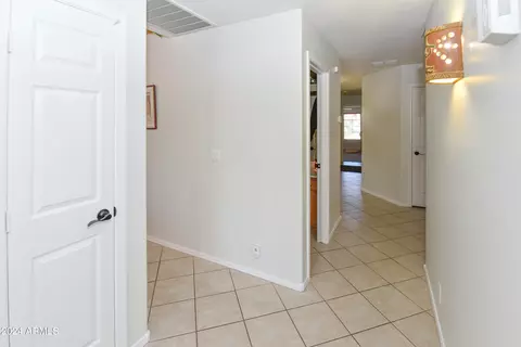913 E Gary Ln, Phoenix, AZ 85042 photo 29