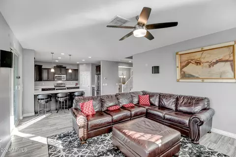 520 E Creosote Dr, Phoenix, AZ 85085 photo 6