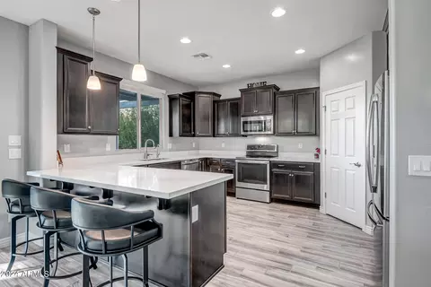 520 E Creosote Dr, Phoenix, AZ 85085 photo 7