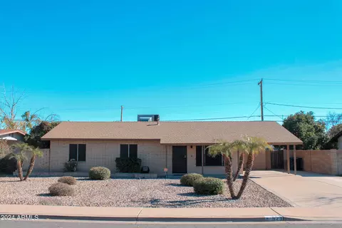 923 N Wedgewood Dr, Mesa, AZ 85203