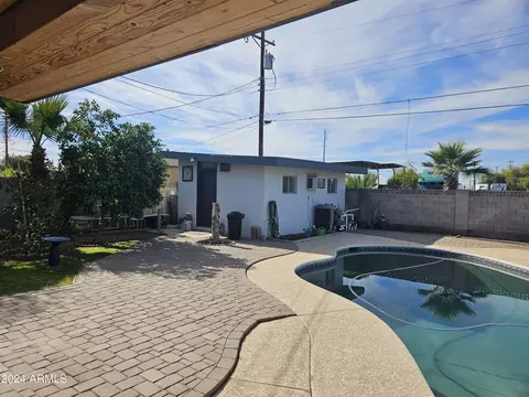 4714 N 40th Dr, Phoenix, AZ 85019 photo 9