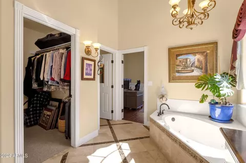Bath - 4664 E Grove Cir, Mesa, AZ 85206 photo 4 of 7