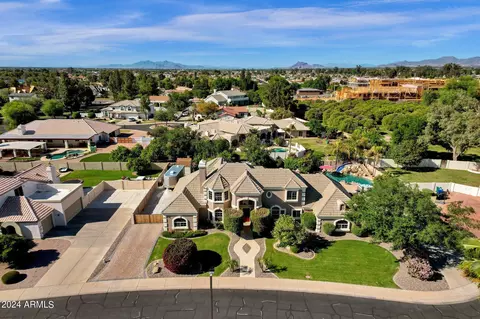 View/Area - 4664 E Grove Cir, Mesa, AZ 85206 photo 2 of 6