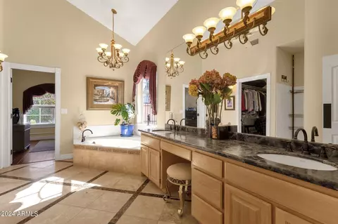 Bath - 4664 E Grove Cir, Mesa, AZ 85206 photo 2 of 7