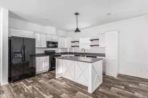 22547 W Dixileta Dr, Wittmann, AZ 85361