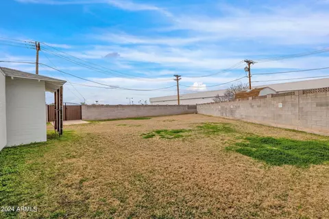 Exterior - 1319 E Pepper Pl, Mesa, AZ 85203 photo 11 of 13