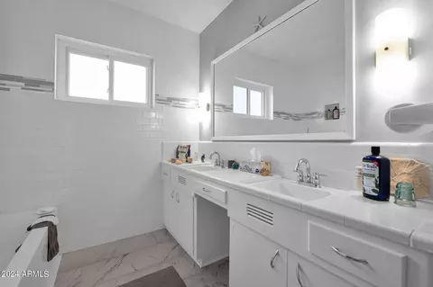 Bath - 1319 E Pepper Pl, Mesa, AZ 85203 photo 5 of 7
