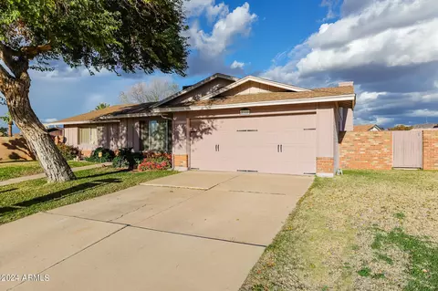 3322 W Shangri La Rd, Phoenix, AZ 85029