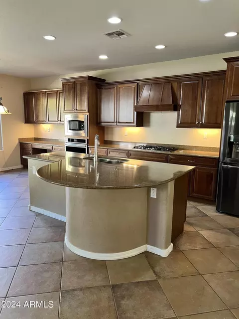 3912 E Half Hitch Pl, Phoenix, AZ 85050 photo 3