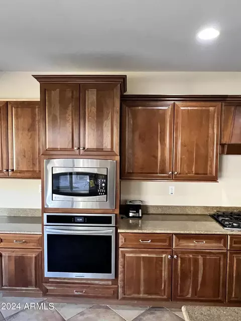 3912 E Half Hitch Pl, Phoenix, AZ 85050 photo 6