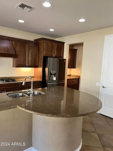 3912 E Half Hitch Pl, Phoenix, AZ 85050 photo 4