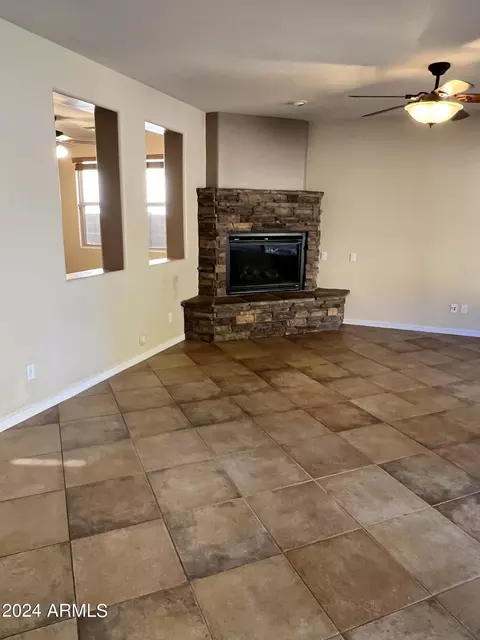 3912 E Half Hitch Pl, Phoenix, AZ 85050 photo 8