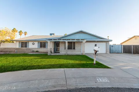 3821 W Meadow Dr, Glendale, AZ 85308