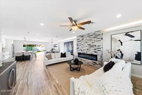 5232 N 14th Pl, Phoenix, AZ 85014 photo 3