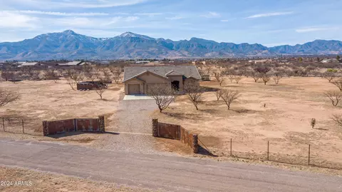 5728 S Padilla Dr, Hereford, AZ 85615