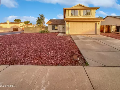 3930 W Misty Willow Ln, Glendale, AZ 85310