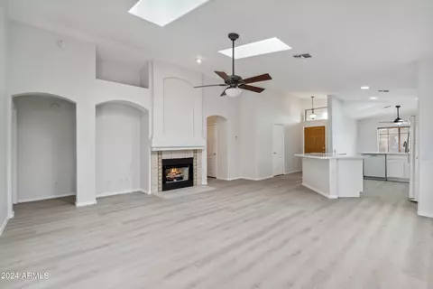25841 N Singbush Loop, Phoenix, AZ 85083 photo 9