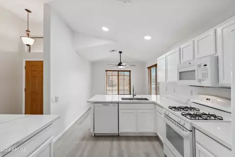 25841 N Singbush Loop, Phoenix, AZ 85083 photo 5