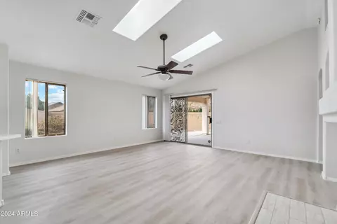 25841 N Singbush Loop, Phoenix, AZ 85083 photo 3