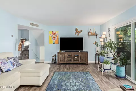 1060 E Carter Dr, Tempe, AZ 85282 photo 2
