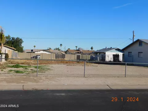 812 E Desert Dr S #96, Phoenix, AZ 85042