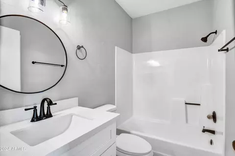 1352 E Highland Ave #212, Phoenix, AZ 85014 photo 16