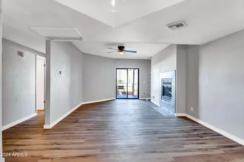 1352 E Highland Ave #212, Phoenix, AZ 85014 photo 6