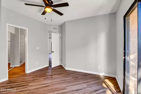 1352 E Highland Ave #212, Phoenix, AZ 85014 photo 9
