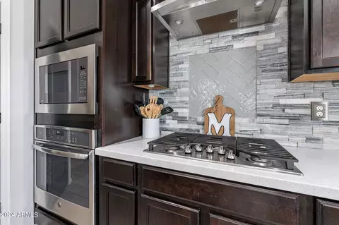 Kitchen - 2415 E Gillcrest Rd, Gilbert, AZ 85298 photo 6 of 7