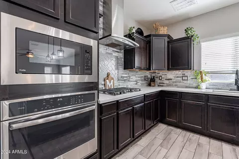 Kitchen - 2415 E Gillcrest Rd, Gilbert, AZ 85298 photo 5 of 7