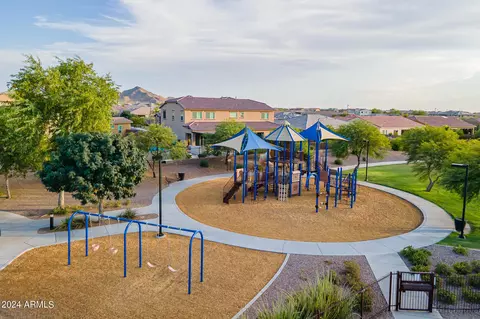 View/Area - 2415 E Gillcrest Rd, Gilbert, AZ 85298 photo 16 of 19