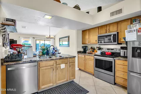 1301 E Taro Ln, Phoenix, AZ 85024 photo 8